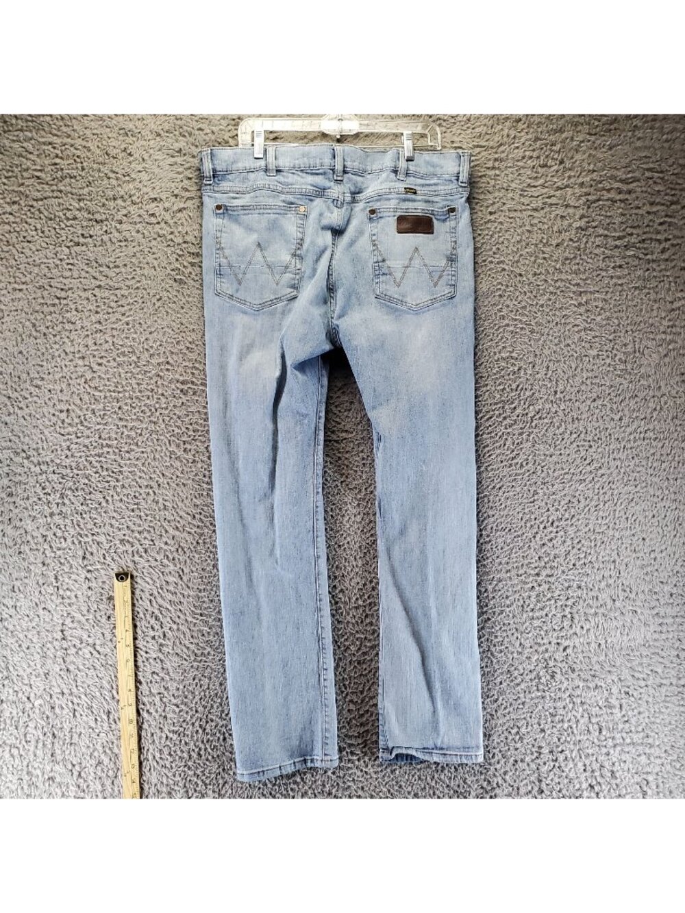 Wrangler Jeans Mens 38x32 Light Blue Slim Stretch Denim *Read*